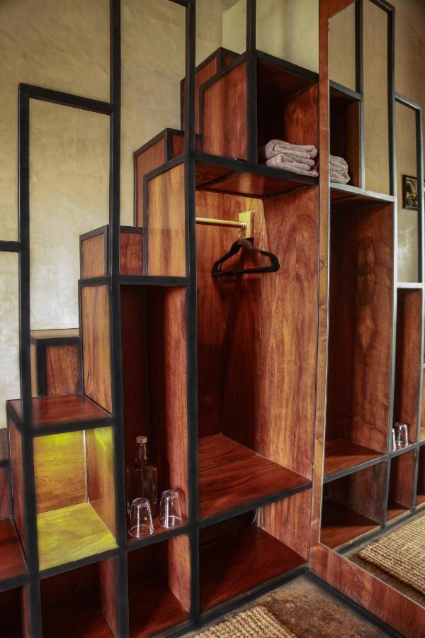 בקאלאר Hotel Makaaba Eco-Boutique מראה חיצוני תמונה A wardrobe