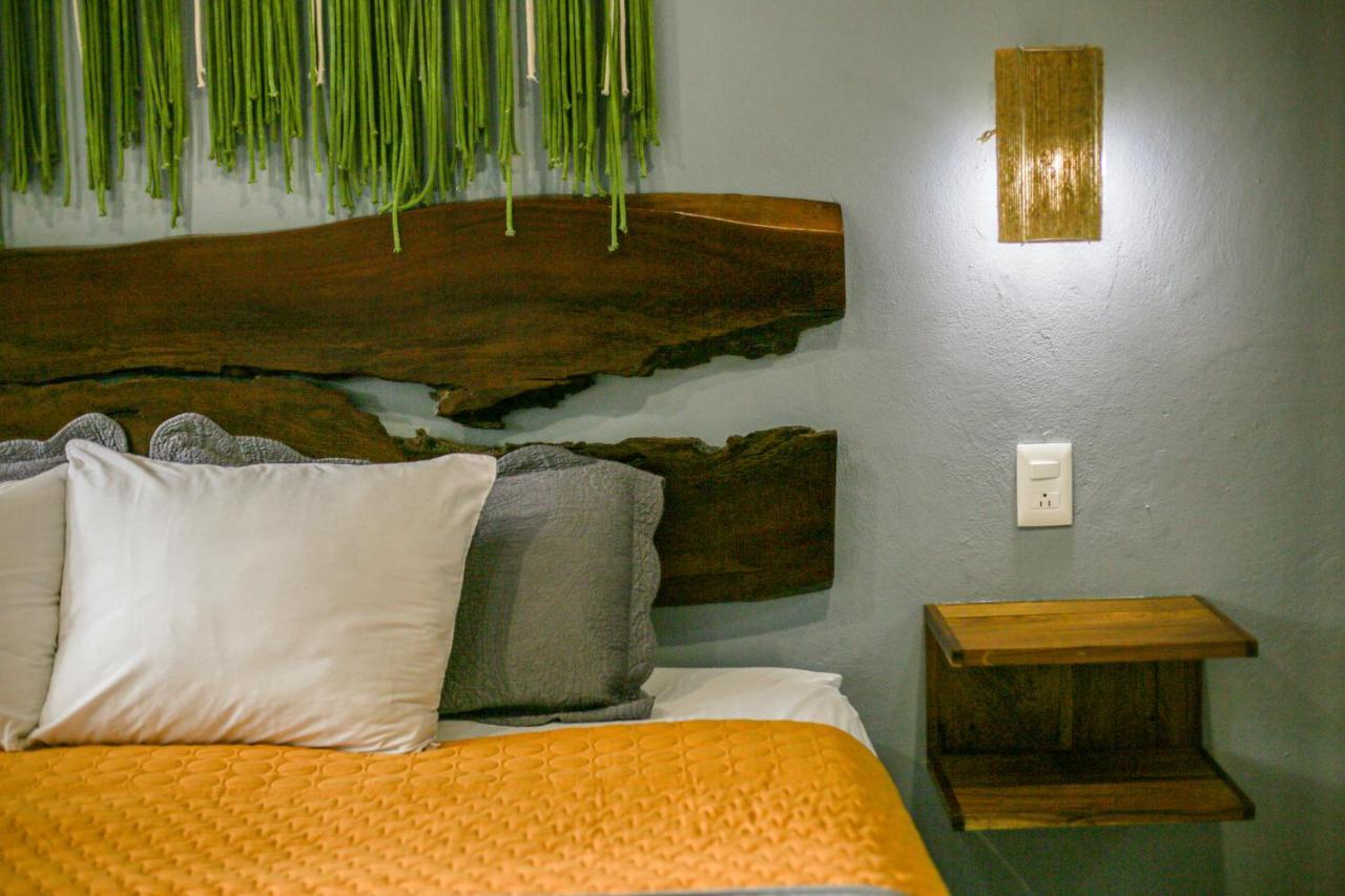 בקאלאר Hotel Makaaba Eco-Boutique מראה חיצוני תמונה A wall-mounted light