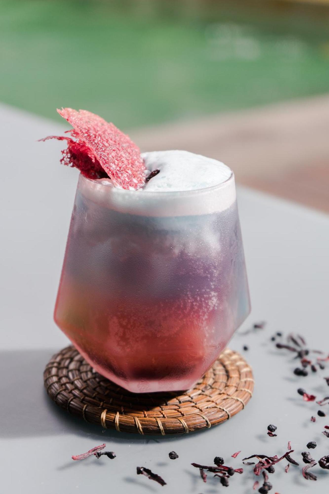 בקאלאר Hotel Makaaba Eco-Boutique מראה חיצוני תמונה A purple rain cocktail