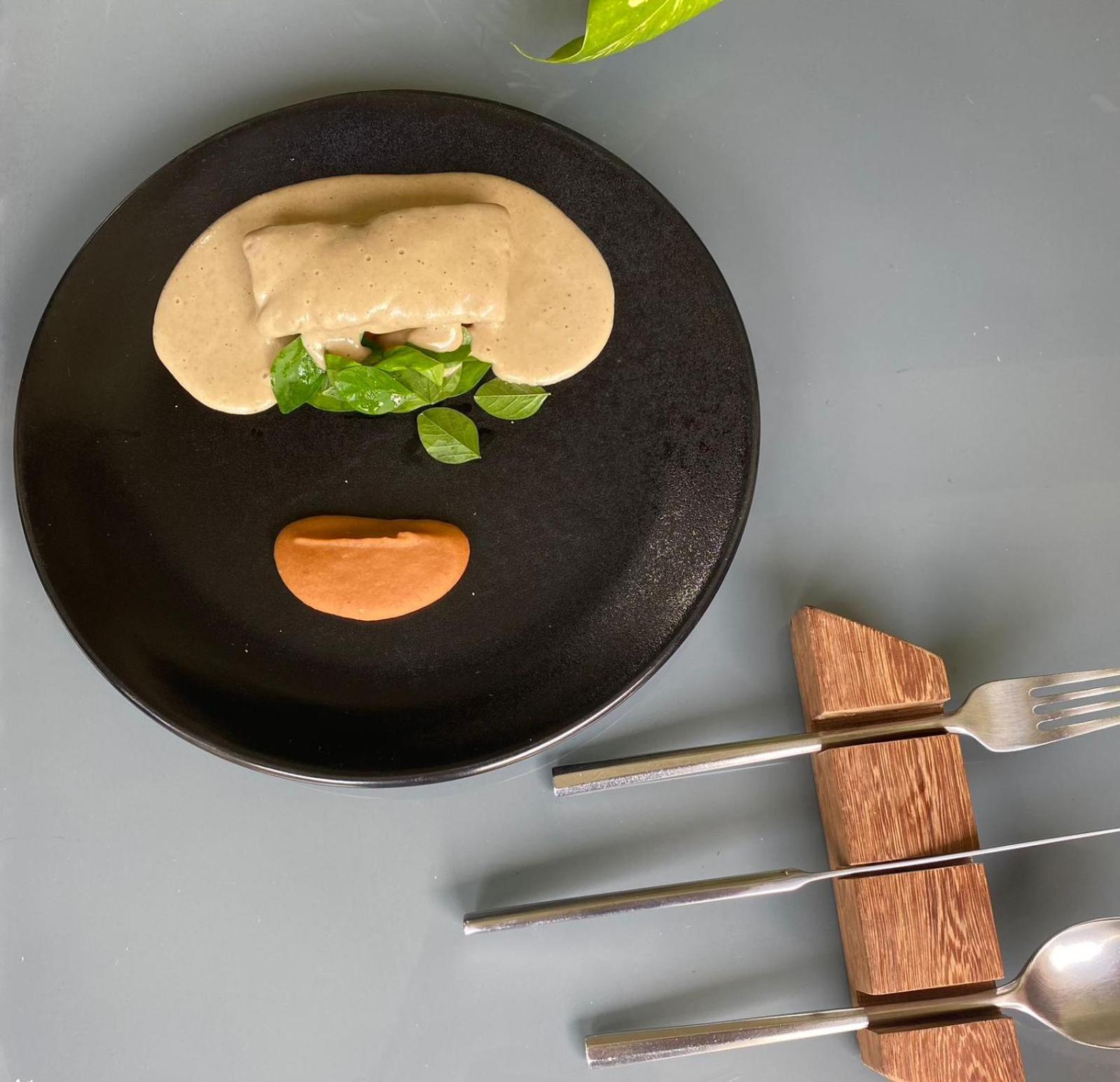 בקאלאר Hotel Makaaba Eco-Boutique מראה חיצוני תמונה A plate of food prepared by a culinary artist